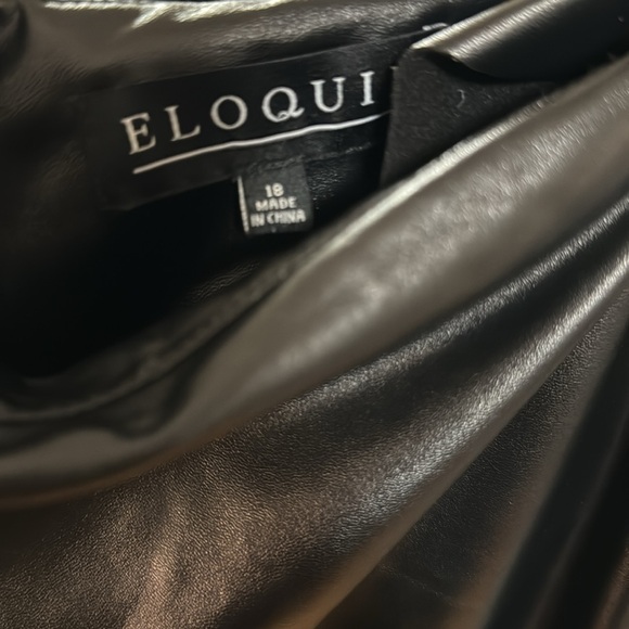 Eloqui faux leather skirt, size 18 - Picture 2 of 3
